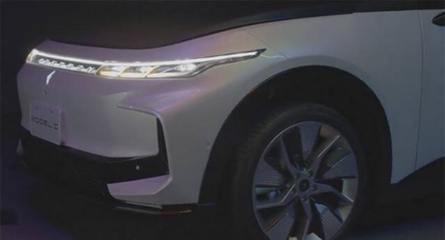 富士康发布电动汽车品牌Foxtron 18日将带来三款新车