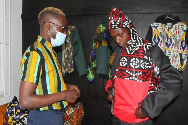 全球连线  你好非洲：太花了？看非洲设计师如何让“奶奶味”传统变时尚