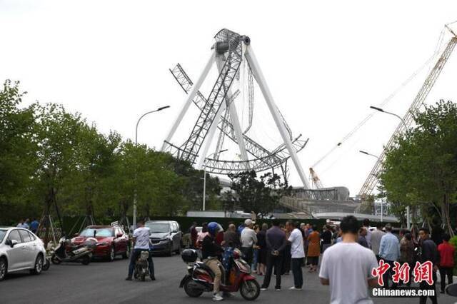 福建福州在建摩天轮事故续：安装过程中外围轮毂脱落 无人员伤亡