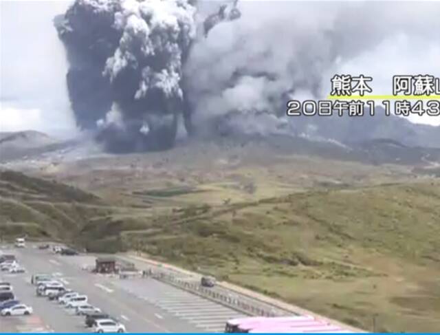 阿苏火山发生喷发（视频截图）