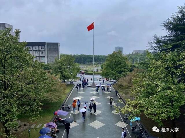 10月21日  星期四  雨