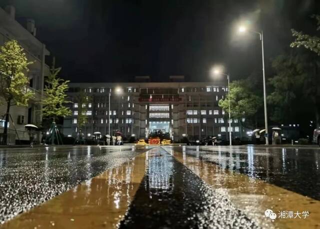 10月21日  星期四  雨