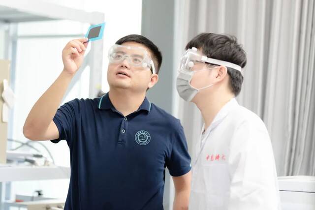 《科学》 中国科大团队发明“高温固体胶”，大大降低燃料电池成本