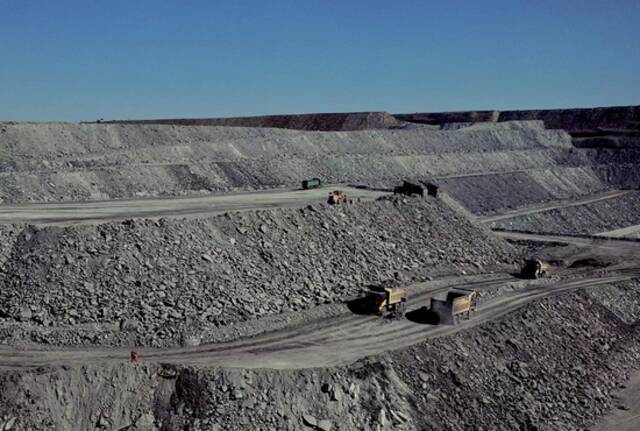 实探煤炭保供下的鄂尔多斯：多矿场增产复工，工人两班倒，月薪上万急招司机