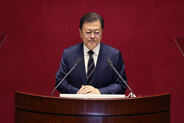 25日，文在寅在韩国会发表其任内最后一次施政演说，图源：人民视觉