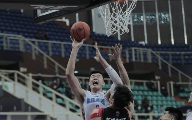李慕豪篮下强攻。图/北京首钢篮球俱乐部