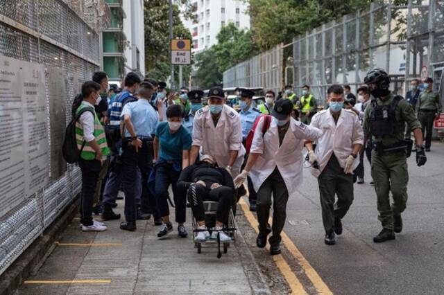 香港警务处与惩教署举行联合反恐演习 模拟处置在公共区域发现的可疑物品