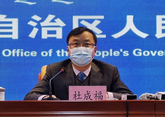 内蒙古自治区口岸办副主任杜成福记者翟钦奇摄