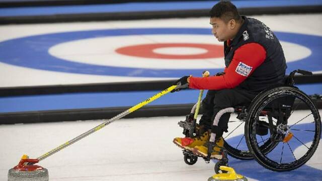 中国队战胜瑞典队 夺得世界轮椅冰壶锦标赛冠军