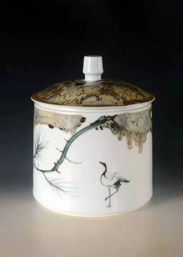 龚余辉瓷器艺术作品亮相武汉设计双年展