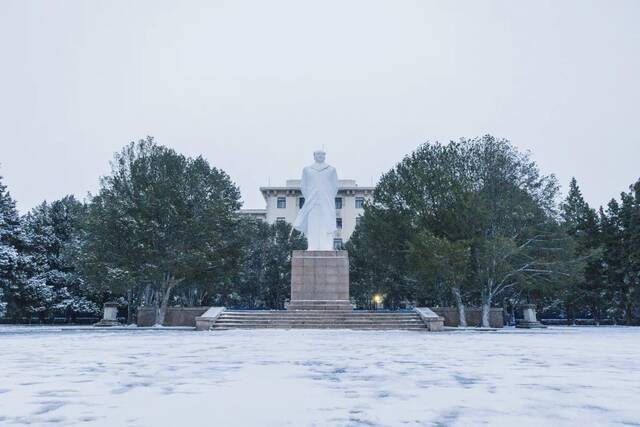 惊艳！北科的初雪！