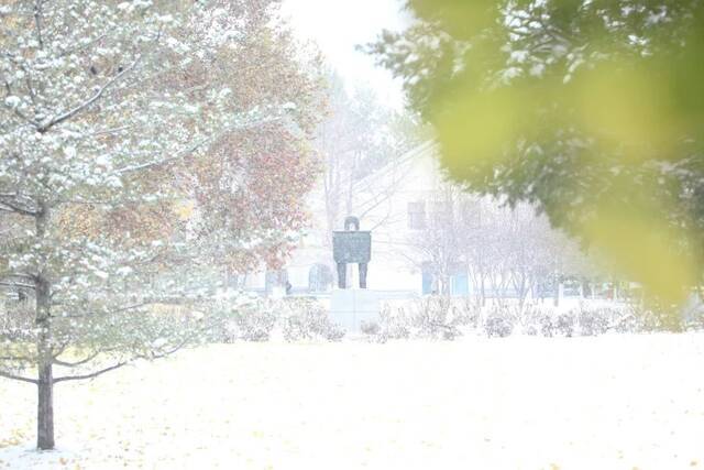 惊艳！北科的初雪！