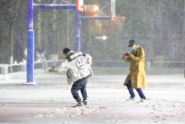 初雪，你想与谁分享感动？