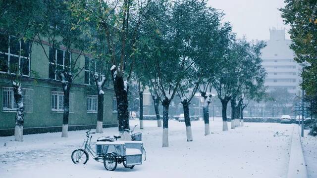 惊艳！北科的初雪！