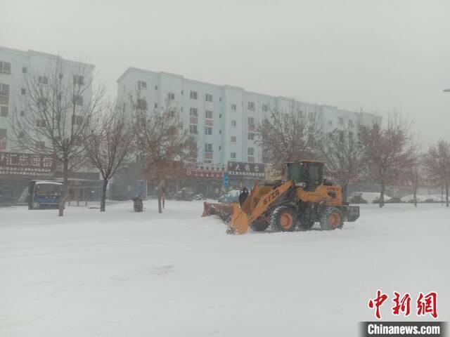 图为内蒙古通辽降雪现场。通辽气象局供图