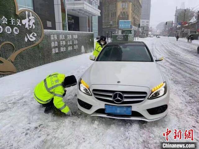 图为救援现场。沈阳市公安局交通警察局供图