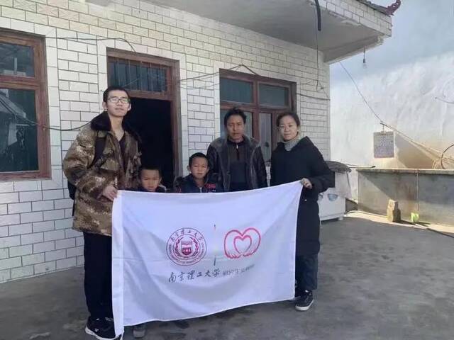 云上看兵博！他们将国防梦想播撒在贵州山区！