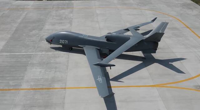 空军新型无人机无侦-7 全面投入实战化训练
