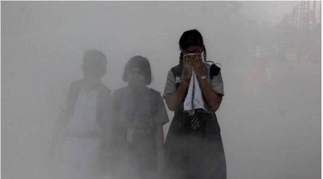 （德里空气污染严重。）