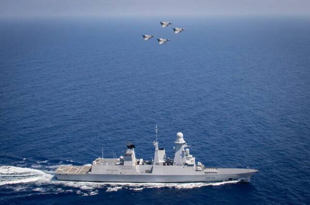 法国海军举行“史上最大规模”演习 参演航母数天前曾撞船