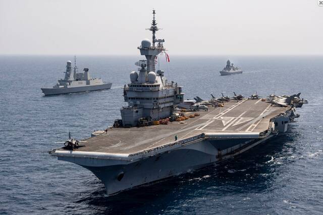 法国海军举行“史上最大规模”演习 参演航母数天前曾撞船