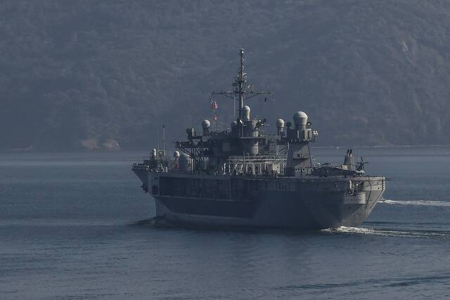本月4日，美国海军“惠特尼山”号指挥舰驶入黑海海域，参加由美国欧洲司令部主导的多国演习图自视觉中国