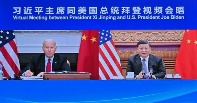 11月16日上午，国家主席习近平在北京同美国总统拜登举行视频会晤。新华社记者岳月伟摄