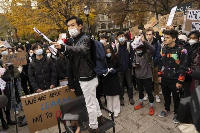 芝加哥大学学生集会呼吁关注校园周边暴力事件图源：《芝加哥论坛报》