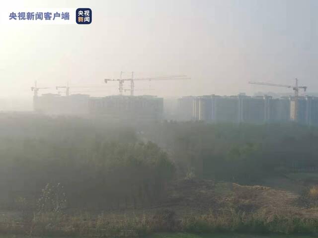 大雾天气持续影响山东 多地发布大雾橙色预警