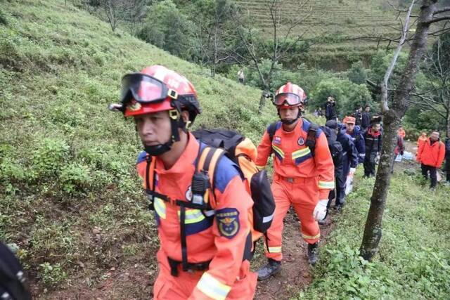 地质人员在哀牢山失联已5天 云南已投入34车145人搜救