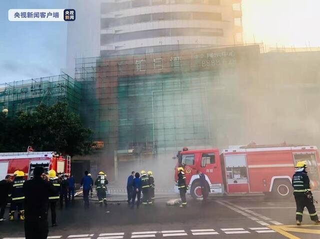 四川凉山州西昌市一酒店发生火灾 无人员伤亡