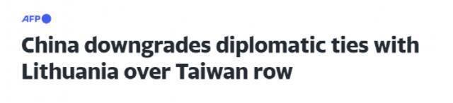 “明明是只老鼠，却在镜子里把自己看成狮子王”