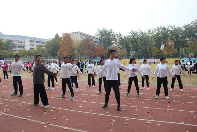 八段锦、太极拳，打起来有模有样！