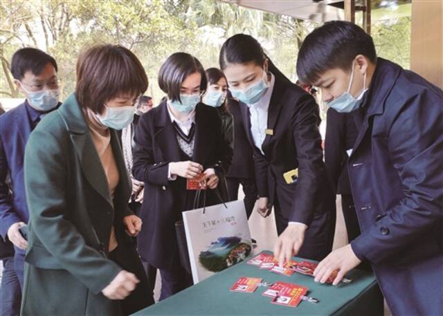 重任在肩 豪情满怀 出席省第十二次党代会代表陆续抵长