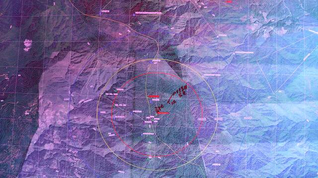 指挥部里大屏上的搜寻范围