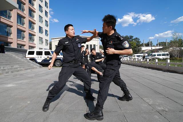 北京市公安局东城分局在全警实战大练兵大比武中总成绩第二