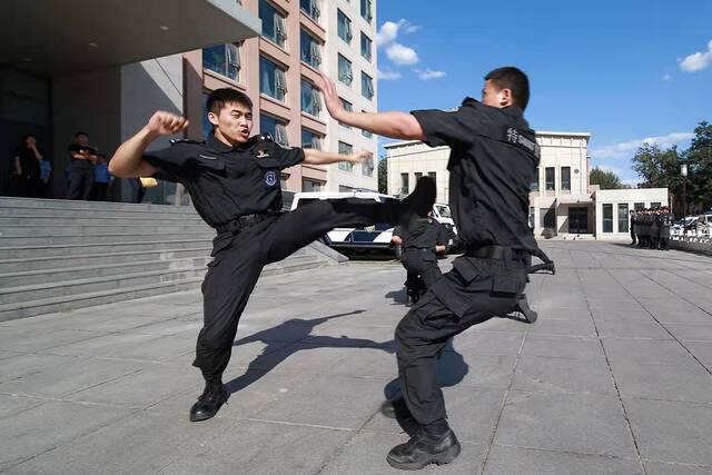 北京市公安局东城分局在全警实战大练兵大比武中总成绩第二
