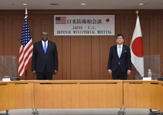 今年3月，岸信夫与奥斯汀举行线下日美防长会谈资料图片