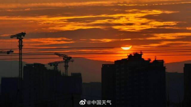 北京金色晚霞 夕阳如跳动音符