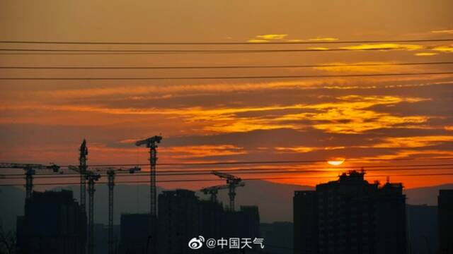 北京金色晚霞 夕阳如跳动音符