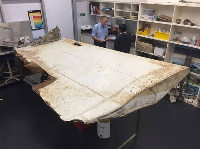 马航MH370残骸，图源法新社