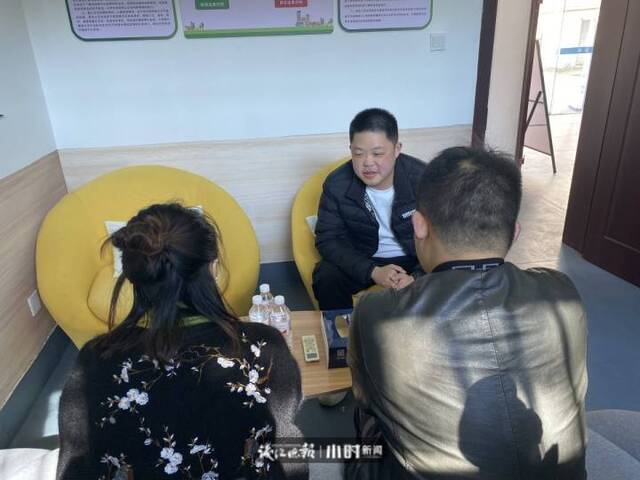 一笑泯恩仇？浙江衢州男子让女友染上毒瘾，社工促成二人结成夫妻