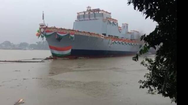 印度海军新型调查船下水现场
