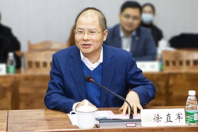 华为轮值董事长徐直军一行到访东大