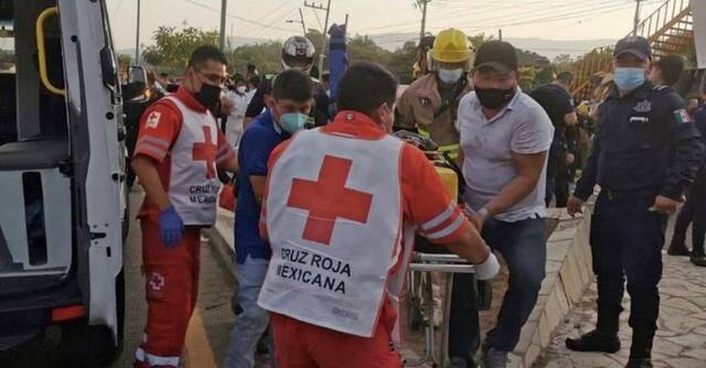 墨西哥南部恰帕斯州发生货车翻车事故 至少49名移民死亡