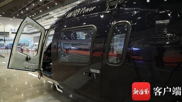 12月9日，海南首单“零关税”飞机——AW-109E直升机。记者吴兴财摄