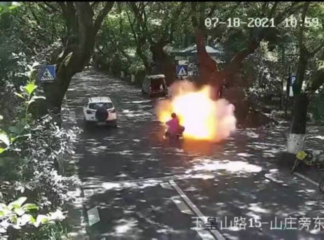 杭州“7·18”电动车爆燃事故现场监控