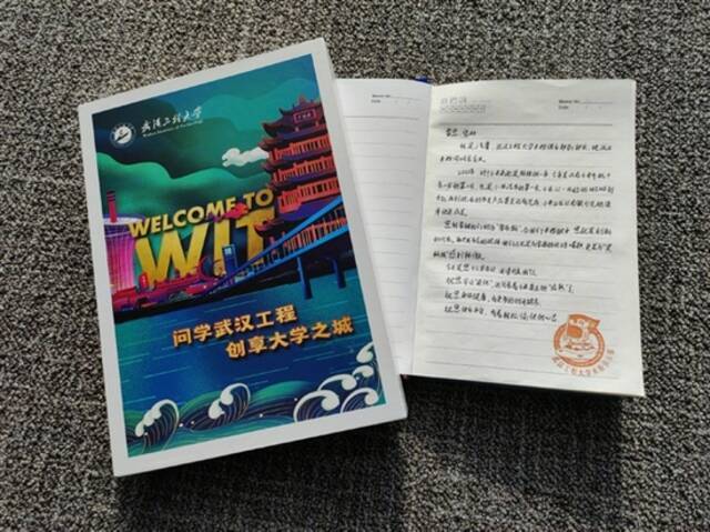 雷军52岁生日收到特别礼物：米粉祝早日“退休”