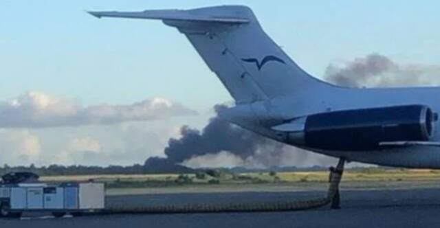 多米尼加首都一架私人飞机坠毁（视频截图）