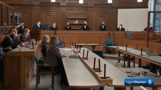 12月15日，柏林高等法院对2019年蒂尔加滕枪杀案作出裁决视频截图